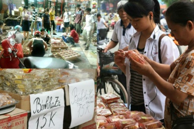 Có nên mua bánh trung thu đổ đống?